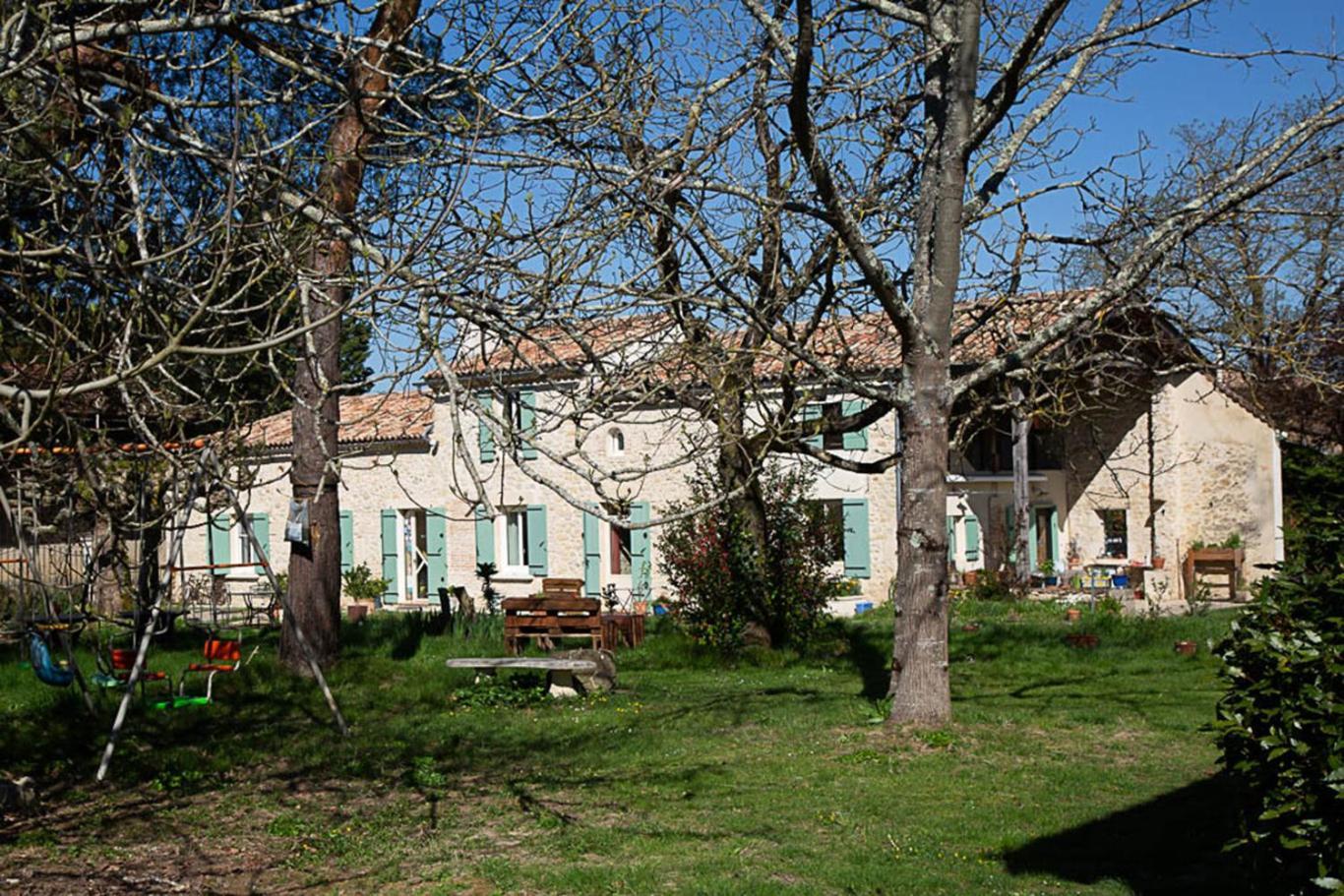 Camping La Dorepontaise Roulotte *